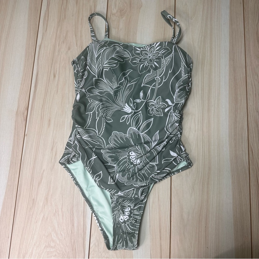 NWT‎ Cupshe 1 Piece Green/white Floral Shirred Cutout Size Medium Swimsuit - Picture 12 of 13